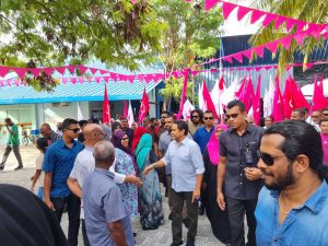 ޕީޕީއެމްގެ ކެނޑިޑޭޓްގެ ކެމްޕެއިނަށް ރައިސް ޔާމީން ވިލިމާލެއަށް ވަޑައިގަތުމުން ހޫނު މަރުހަބާއެއް
