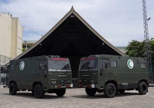 އިންޑިއާ އަސްކަރިއޔާއިން އެމްއެންޑީއެފަށް އަސްކަރީ ދެ އެމްބިއުލާންސް ހަދިޔާކޮށްފި