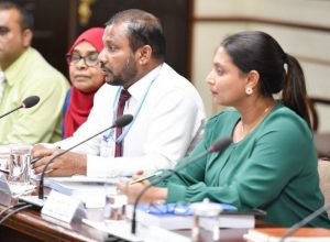 އެޑިއުކޭޝަންގެ ސްޓޭޓް މިނިސްޓަރު ރިޔާޒް ސަސްޕެނޑް ކޮށްފި