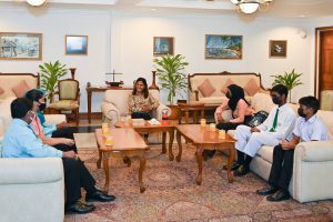 ރައީސްގެ އަނބިކަނބަލުންގެ އެއް ދުވަހުގެ މަސައްކަތް ކުޑަކުދިންނަށް ދައްކާލައިފި