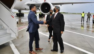 އެމެރިކާގެ ނިއުޔޯކަށް ކުރެއްވި ދަތުރުފުޅު ނިންމަވާލައްވައި ނާއިބު ރާއްޖެ ވަޑައިގެންފި