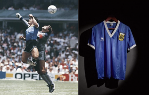 މަރަޑޯނާގެ "ހޭންޑް އޮފް ގޯޑް" ޓީޝާޓު ރެކޯޑް އަދަދަކަށް ނީލަމުގައި ވިއްކާލައިފި