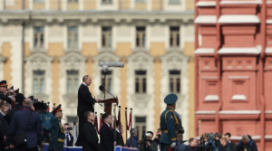 ރަޝިއާއިން ޔޫކުރެއިންގައި ހަނގުރާމަ ކުރަމުންދަނީ އަމިއްލަ ވަތަނުގެ ދިފާޢުގައި: ޕުޓިން