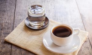 ހިކެން ބޭނުން ނަމަ ކޮފީ މަދުކޮށް ފެން ގިނަކުރޭ!