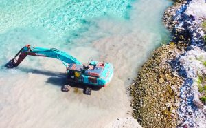 އަލިފުށީ އެއާޕޯޓް އެޅުމަށް ބޭނުންވާ ބިންހިއްކުމުގެ ބަންޑްވޯލް އެޅުމުގެ މަސައްކަތް ފަށައިފި