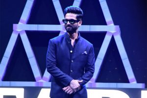 ޝާހިދުގެ އަލަތު ވެބް ސީރީޒަކީ "ފަރްޒީ"