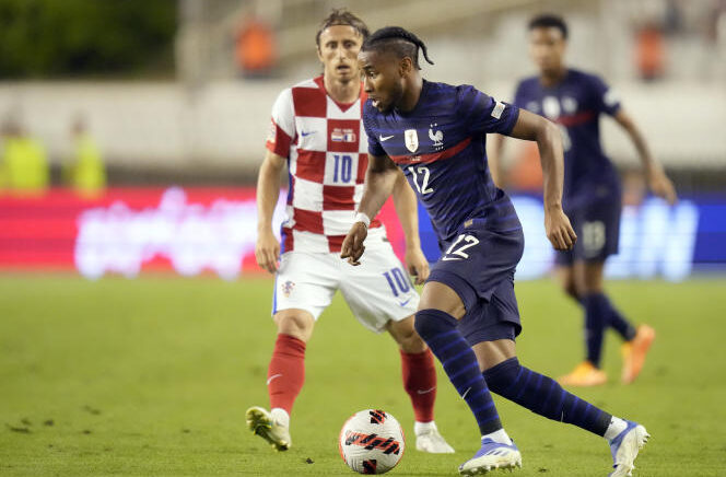 ކްރޮއޭޝިއާއިން ޗެމްޕިއަން ފްރާނަސް މޮޅުވިޔަ ނުދީ ހިފަހައްޓާލައިފި