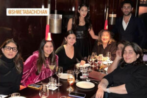 ރަންބީރުގެ އާއިލާ މެމްބަރުންނާއެކު އާލިއާ ޑިނާއަކަށް