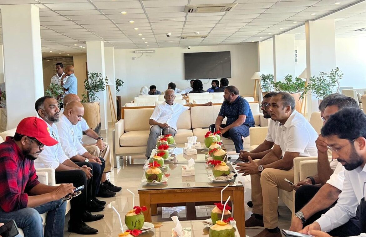 ޤާސިމާއި ރައީސްގެ ބައްދަލުވުމަށް، ދެޕާޓީގެ އިސްބޭފުޅުން!