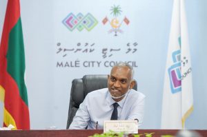 ކުނި ވަކިކޮށްފައި ބެހެއްޓުމަށް ބޭނުންވާ ސާމާނު ސަރުކާރުން ފޯރުކޮށްދޭންޖެހޭ: މުޢިއްޒު