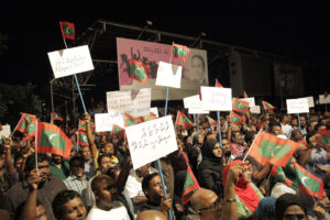 ހަމަ ކޮންމެ ކަމެއްވެސް ސިޔާސީ ކޮށްލުމުން ފުދުނީތަ؟