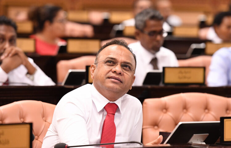 މެމްބަރު އަނދުން ހުސެއިން ޖިންސީ ގުޅުން ހިންގިކަމަށްބުނާ މައްސަލަ ބަލަން ފަށައިފި