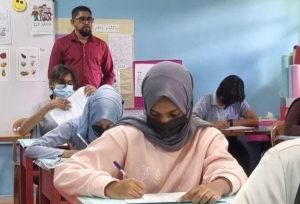 ދިވެހި 15 ދަރިވަރަކު ލަންކާގައި އެސް.އެސް.ސީ އިމްތިޙާނު ހަދަން ފަށައިފި