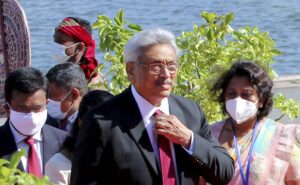 ހިމާޔަތް ހޯއްދަވައިގެން ގޮތާބަޔަ ސިންގަޕޫރަށް ވަޑައިގަންނަވަނީ