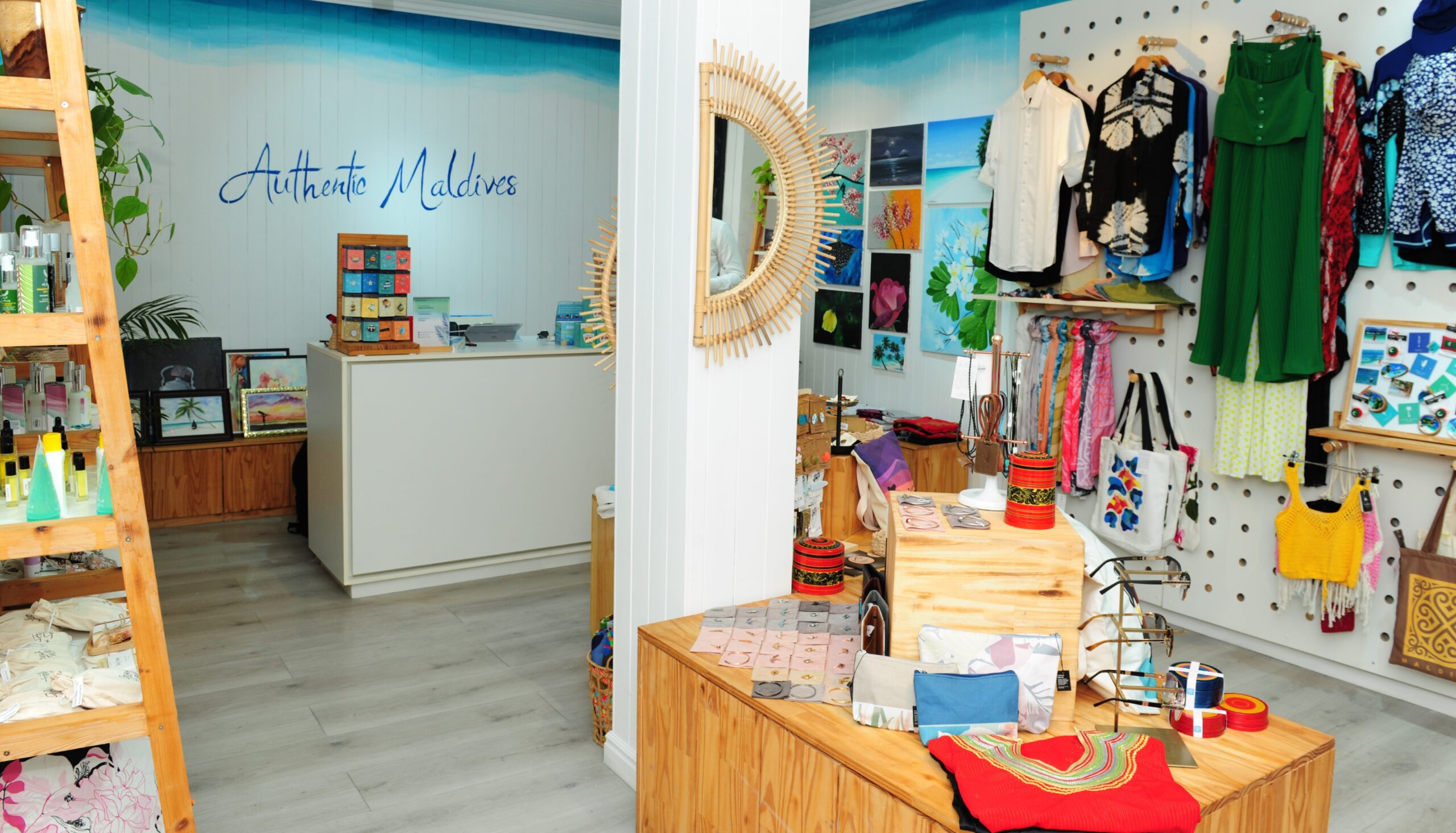 އޮތެންޓިކް ފިހާރައާއެކު ދިވެހި އުފެއްދުންތައް ކްރޮސް ރޯޑަށް