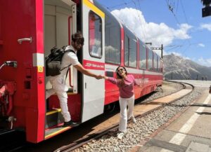 "ޑީޑީއެލްޖޭ"ގެ މަޝްހޫރު މަންޒަރެއް ޝާހިދާއި މީރާ ރިކްރިއޭޓް ކޮށްފި