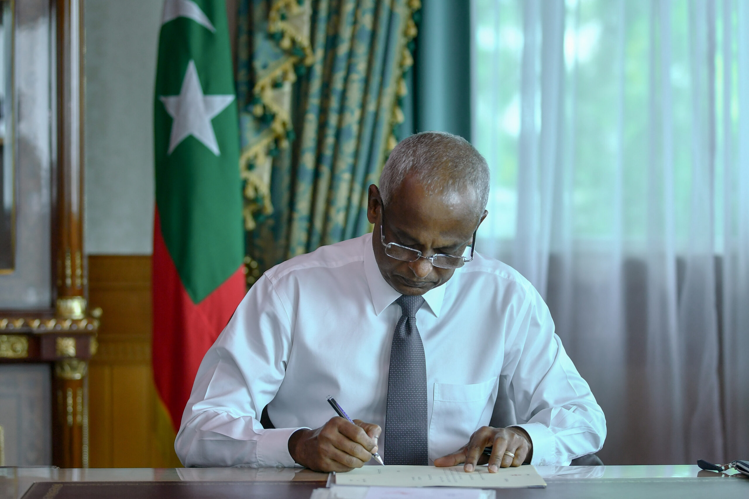 ފަންނީ އުފެއްދުންތައް ގިންތިކުރުމުގެ ބިލު ރައީސް ތަސްދީޤުކުރައްވައިފި