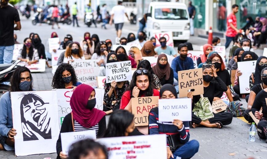 ނުކުޅެދުންތެރިކަން ހުންނަ އަންހެނަކު ރޭޕްކުރި ދެމީހަކު 15 އަހަރަށް ޖަލަށް