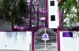 ޢިއްޒުންދީން ސްކޫލު ހިންގާ އިމާރާތް ބޭނުންކުރުން ހުއްޓުވުމުގެ ޢަމުރެއް ނުދިން