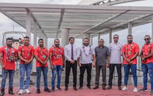 ޕްރެޝަރު ބޮޑުވެ، އެންމެފަހުން އަންހެން ކެޓަގަރީ ކްރޮސްރޯޑަށް ބަދަލުކޮށްފި