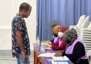 ހަތަރު ރަށެއްގެ އަންހެނުންގެ ކޮމެޓީ އިންތިޚާބުގެ ވޯޓުލުން ކުރިއަށް