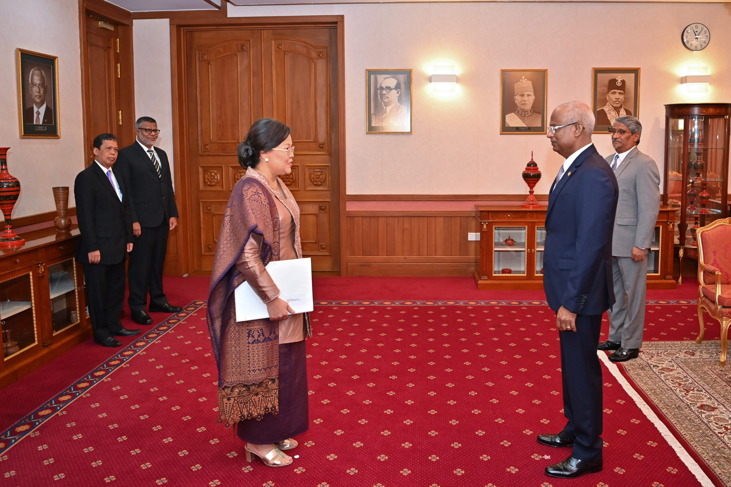 އިންޑޮނޭޝިއާއިން އެގައުމަށް ދަތުރުކުރާ ދިވެހިންނަށް އޮން އެރައިވަލް ވިސާ ދޭން ފަށައިފި