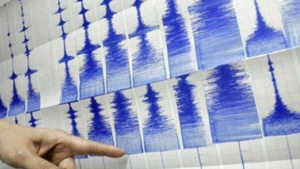 އިރާނަށް ބާރުގަދަ ބިންހެލުމެއް އައިސް 5 މީހުން މަރުވެއްޖެ