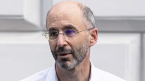 ކުރިޔަށް އޮތް މަދު ހަފްތާތަކެއްގެ ތެރޭ އިރާނަށް ނިއުކުލިއަރ ބޮމެއް އުފެއްދިދާނެ: އެމެރިކާގެ އެންވޯއި