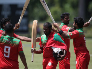 ކްރިކެޓް ތަރި އައްމަޑޭ ގައުމީ ޓީމުން ރިޓަޔާކޮށްފި