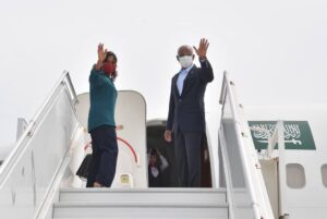 އާއަހަރަށް ރައީސްގެ ދެކަނބަލުން ލަންކާއަށް