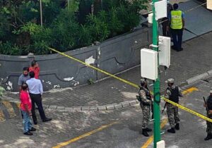 މާލޭގެ ބައެއް ސަރަހައްދުތަކުގައި ހަތިޔާރާއިއެކު ސިފައިން ހަރަކާތްތެރިވަނީ