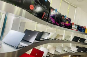 ހެޔޮއަގުގައި ކޮލެޓީ ލެޕްޓޮޕާއި، އިލެކްޓްރޯނިކް ސާމާނު "ޔޫ.އެސް.އޭ އިމްޕޯޓްސް" އިން