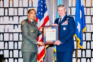 އެމެރިކާގެ "އިންޓަރނޭޝަނަލް ފެލޯސް ހޯލް އޮފް ފޭމް"ގެ ޝަރަފް ޝަމާލަށް