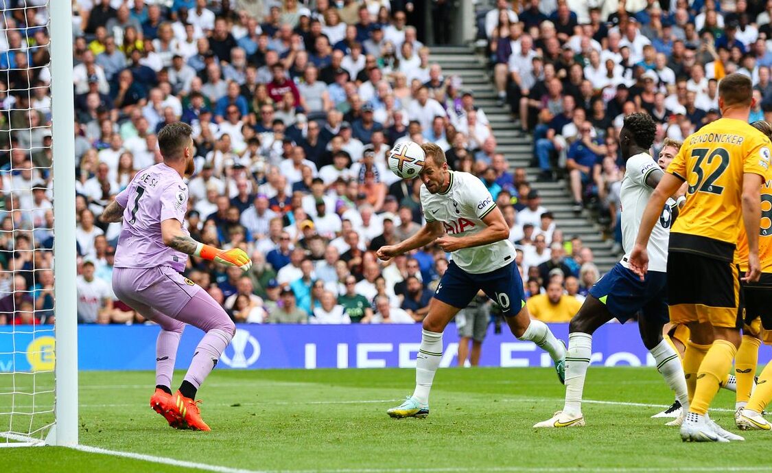 ވުލްވްސް އަތުން ޓޮޓެންހަމަށް އުނދަގޫ މޮޅެއް