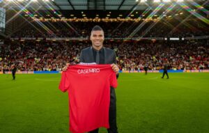 ކަސެމީރޯ ޔުނައިޓެޑަށް ސޮއިކޮށްފި