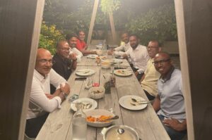 ބަރުލަމާނީ ގަރާރާއިމެދު ގޮތެއް ނިންމުން މާދަމާ، ނަޝީދު ބައެއް މެމްބަރުންނާއި ބައްދަލު ކުރައްވަނީ