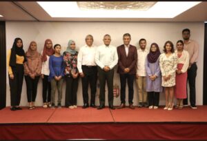 ހަންގޭރީ ސަރުކާރުގެ ސްކޯލާޝިޕް ދިވެހި 13 ދަރިވަރަކަށް