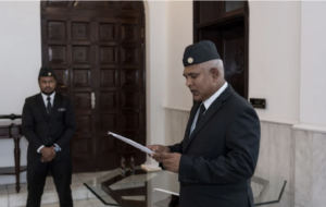 ސަސްޕެންޑްކޮށްފައި ހުންނެވިތާ ދޮޅު އަހަރުފަހުން ސާޖެންޓް އެޓް އާމްސް ވަކިކޮށްފި