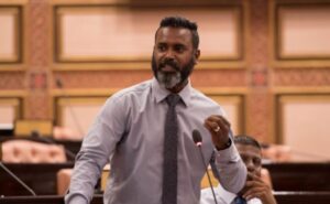 ފެނިގެންދަނީ ޤާނޫނުތައް ހަދާ ފޮނުވުމުން ޢަމަލުނުކޮށް އަނބުރާ ފޮނުވާލާތަން: ޝަހީމް