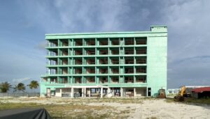 ވޯޓާ ތީމް ޕާކް އެއްބަސްވުން އުވާލައި، ބިން ހަވާލުކުރަން އަންގައިފި