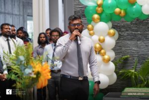 އަމާޒަކީ ރައްޔިތުންނާއި ސަރުކާރުން ބޭނުންވާ ސްޕީޑުގައި ކުރިއަށް ދިއުން: އާޠިފް