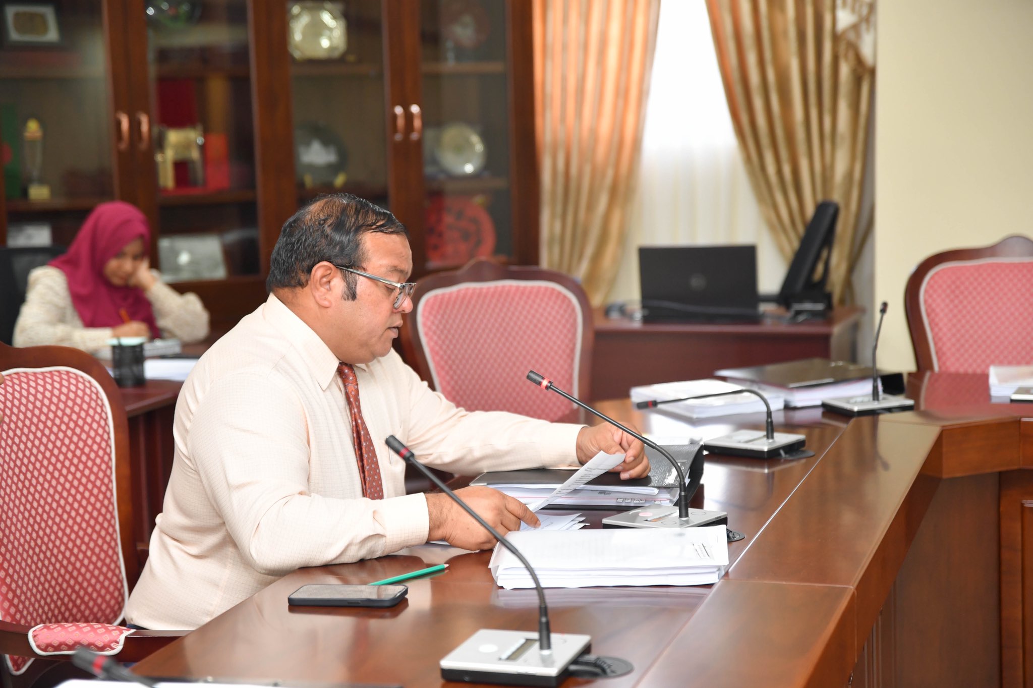 241 ކޮމިޓީ ސިއްރުކޮށްފައިވާތީ، ޚަބަރުތައް ނަގަން މަޖިލީހުން މީޑިއާއަށް އަންގައިފި