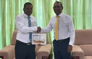 އައްޑޫގައި ވަޒީފާ އިތުރުވާނީ އެއާޕޯޓް ތަރައްޤީ ކުރެވިގެން: ނަޝީދު