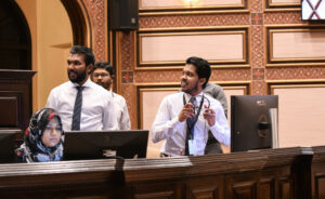 ނޫސްތަކުން ޚަބަރު ނަގާކަށް މަޖިލީހަކަށް ނޭންގޭނެ: އެމްޖޭއޭ