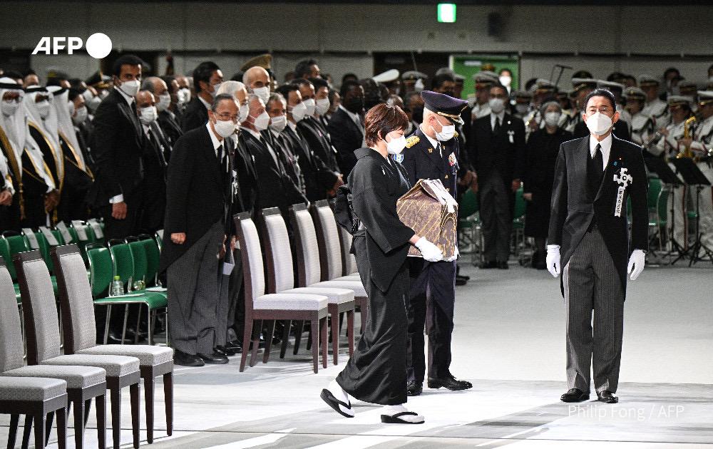 ޖަޕާންގެ ކުރީގެ ބޮޑުވަޒީރު އަބޭގެ ޖަނާޒާ ބާއްވައިފި