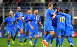 އިޓަލީ އަތުން ބަލިވެ އިންގްލަންޑް ރެލިގޭޓުވެއްޖެ