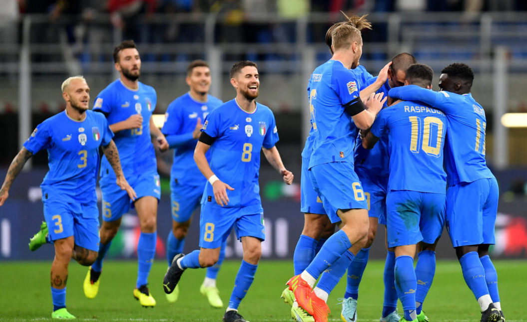 އިޓަލީ އަތުން ބަލިވެ އިންގްލަންޑް ރެލިގޭޓުވެއްޖެ