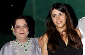 އެކްތާ އާއި އޭނަގެ މަންމަ ހައްޔަރު ކުރަން ކޯޓު އަމުރެއް!