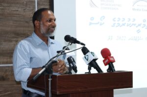 މީޑިއާގެ މިނިވަންކަމަށް ހުރަހެއްނެތް، ބޭނުން އެއްޗެއް ލިޔުމުގެ ޖާގަ އެބައޮތް: އިމްރާން