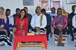 މަސައްކަތް ކުރަންވީ ބަޠަލުންގެ މިސާލުން އިބްރަތް ލިބިގަނެ ޤައުމާއިގެން ކުރިއަށް ދިއުމަށް: ރައީސް